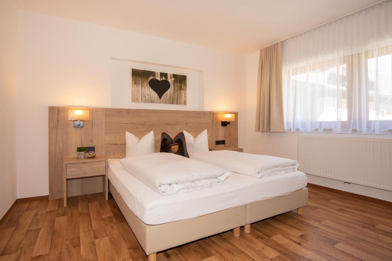 Hotel Haus Elisabeth Sankt Leonhard im Pitztal Esterno foto