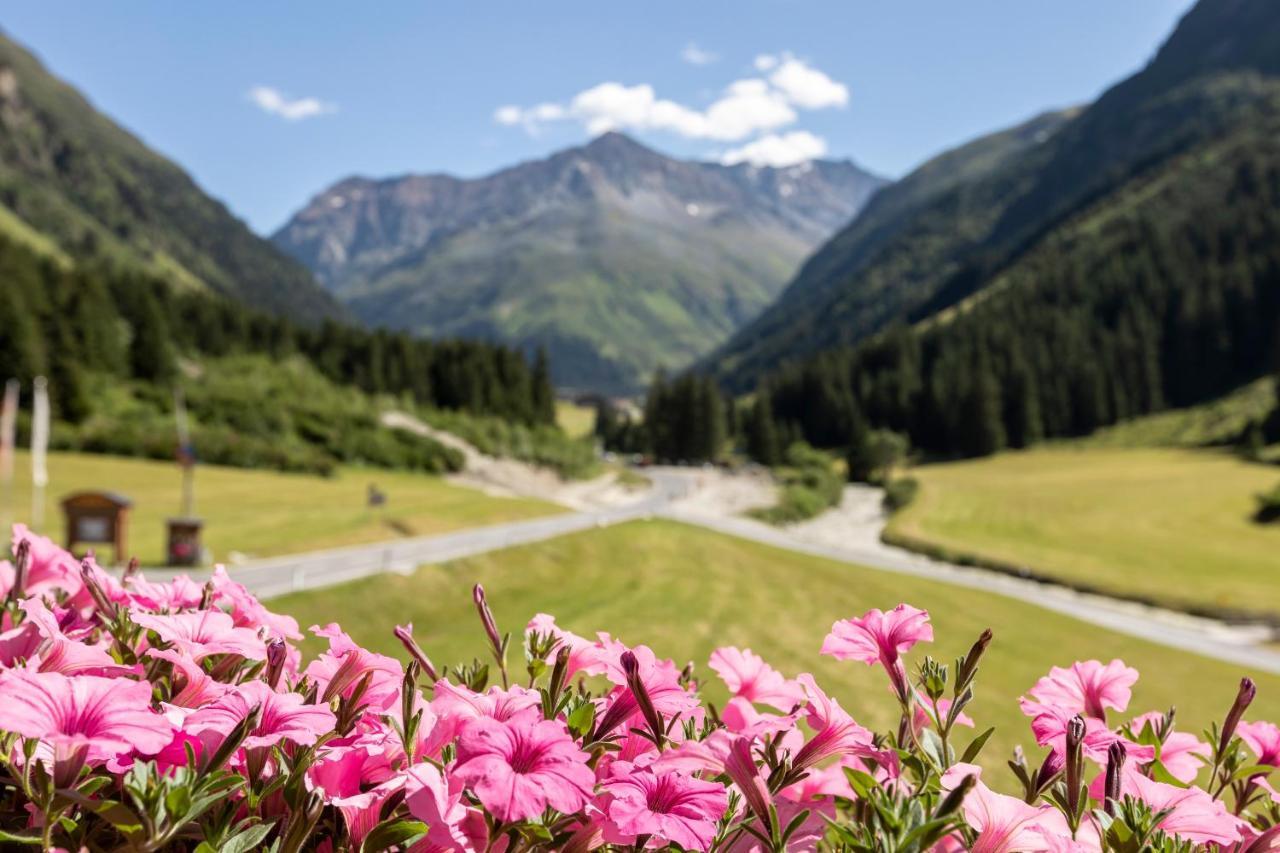 Hotel Haus Elisabeth Sankt Leonhard im Pitztal Esterno foto