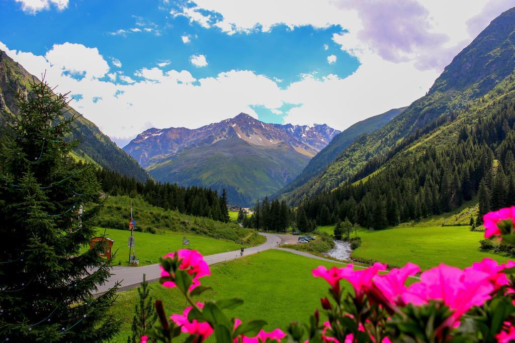 Hotel Haus Elisabeth Sankt Leonhard im Pitztal Esterno foto